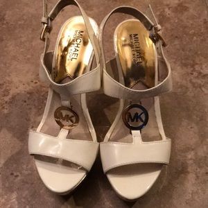 Michael kors sandals size 6